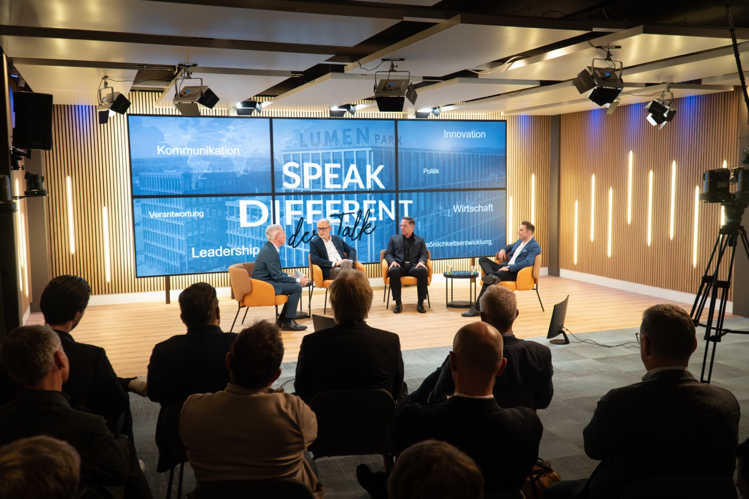 Aufzeichnung einer Show mit Publikum im Saal von Studio1